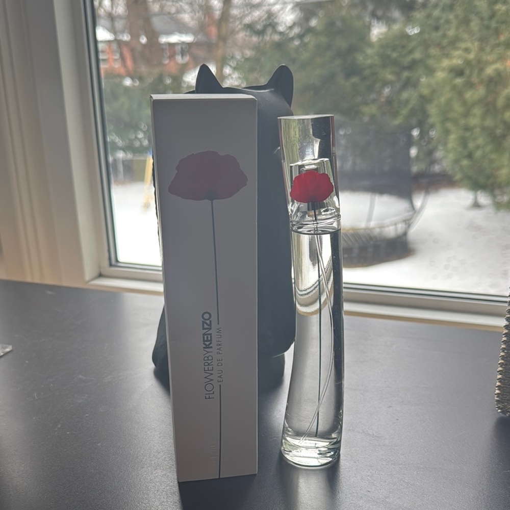 Kenzo Flower Eau de Parfum - Picture 2 of 2